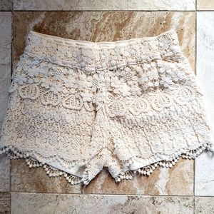 LACE SHORTS SIZE M